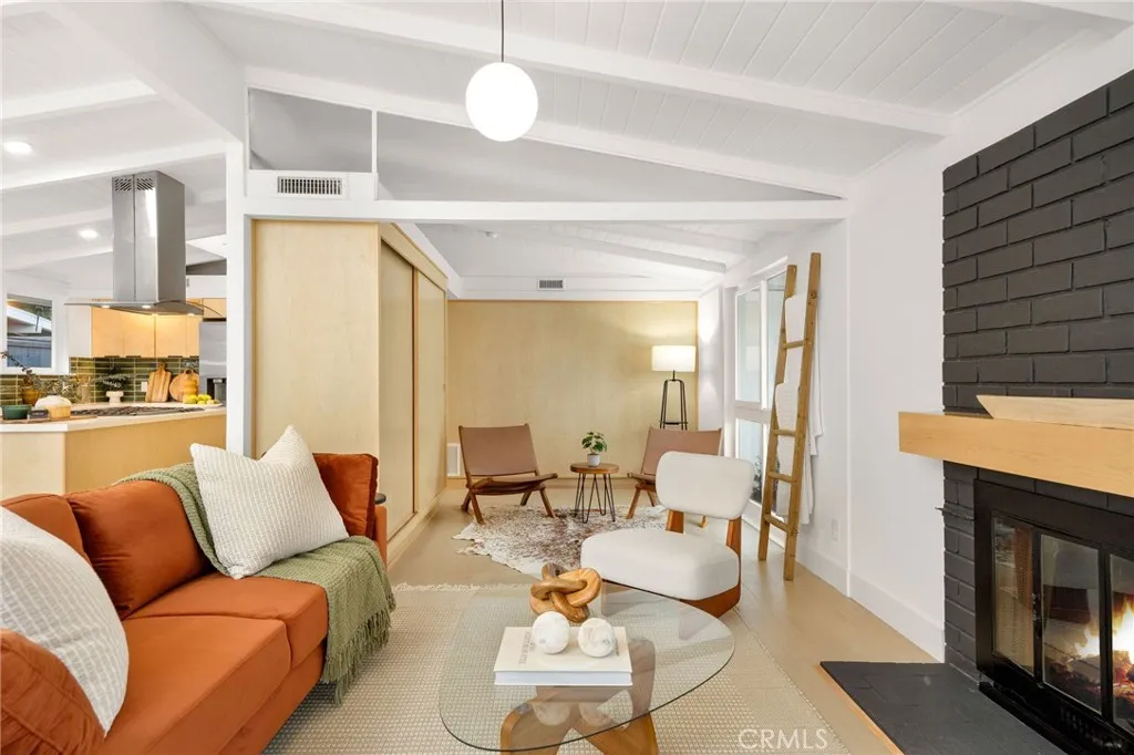 3103 Shipway Avenue, Long Beach, California 90808 home-pic-13